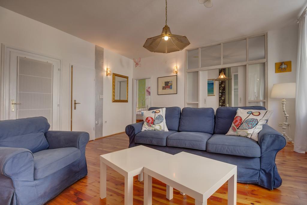 Apartments Mandarina Mali Lošinj Oda fotoğraf