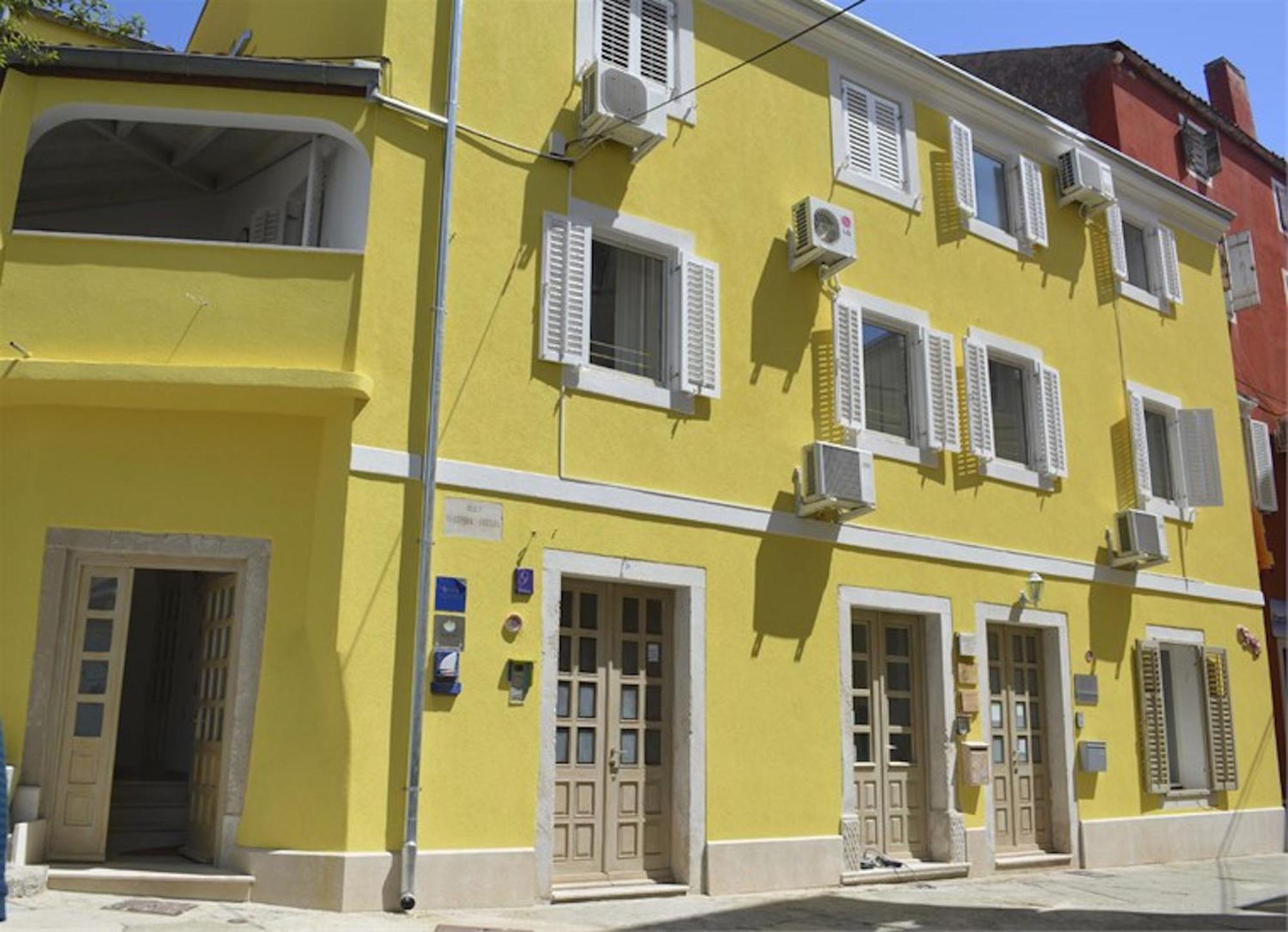 Apartments Mandarina Mali Lošinj Oda fotoğraf
