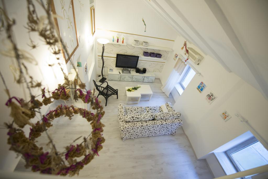 Apartments Mandarina Mali Lošinj Oda fotoğraf